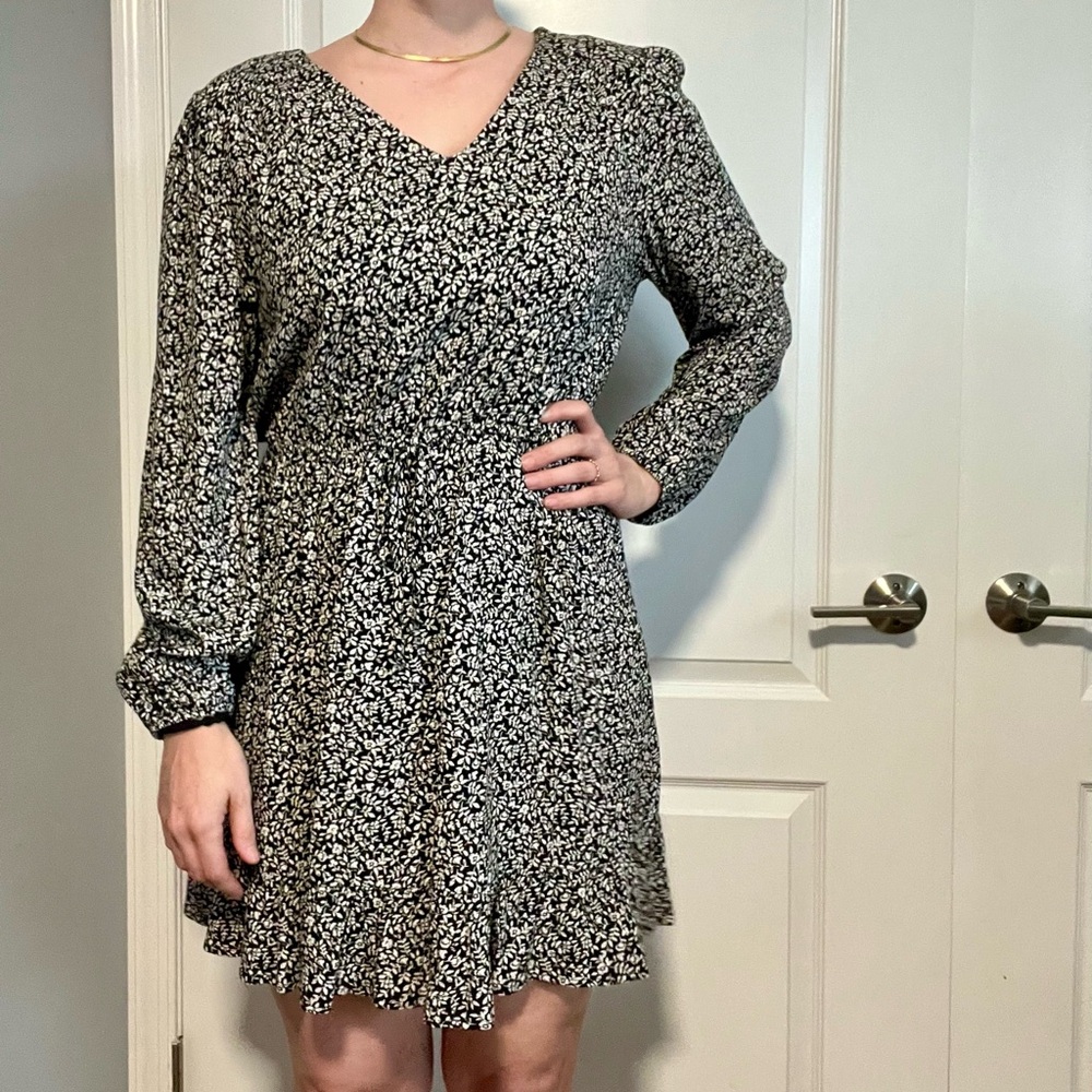 Lily Rose Black and White Floral Long Sleeve Dress - Picture 2 of 5